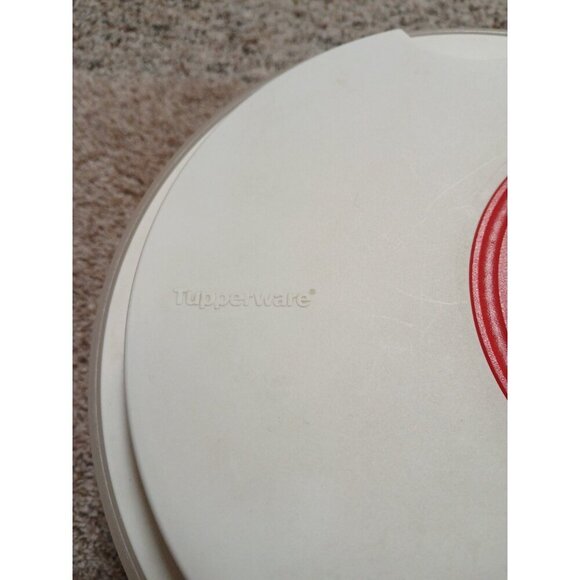 Tupperware Salad Spinner with storage lid and container great condition see pics - Picture 3 of 10